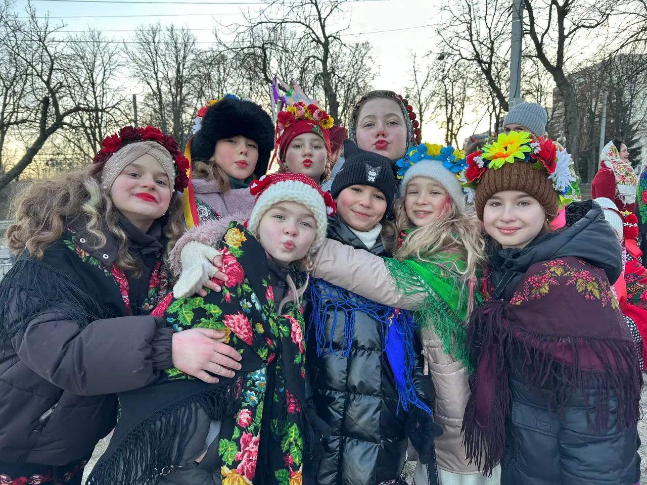 Дівчата під час різдвяної ходи