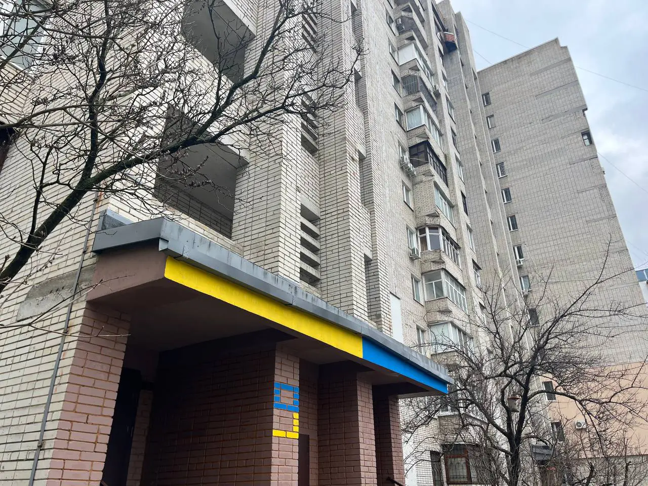 dvir na vulitsi zaluvna 1 Сумський будинок, де трапилася стрілянина по підлітках