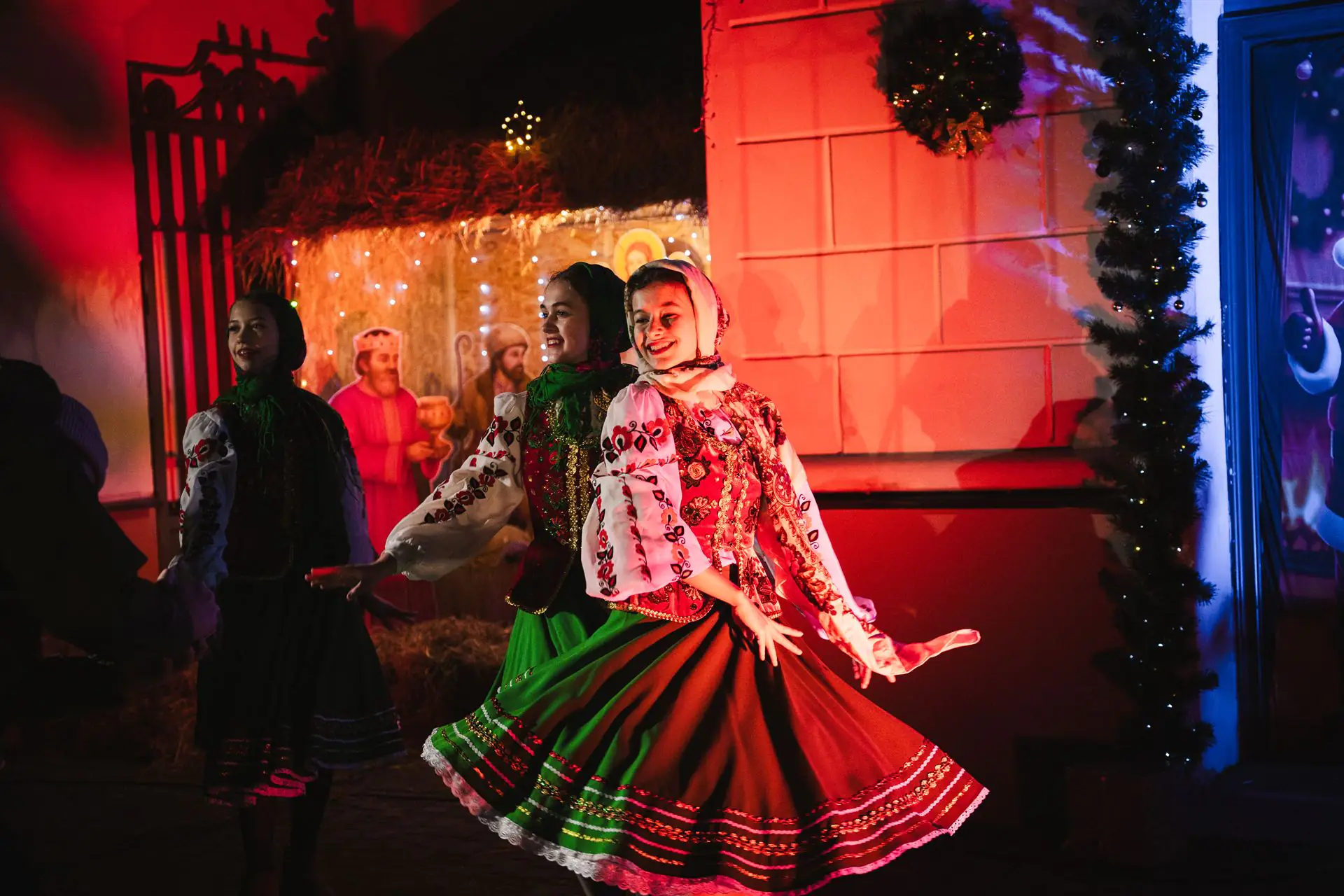 Колядники біля Вертепу в Сумах