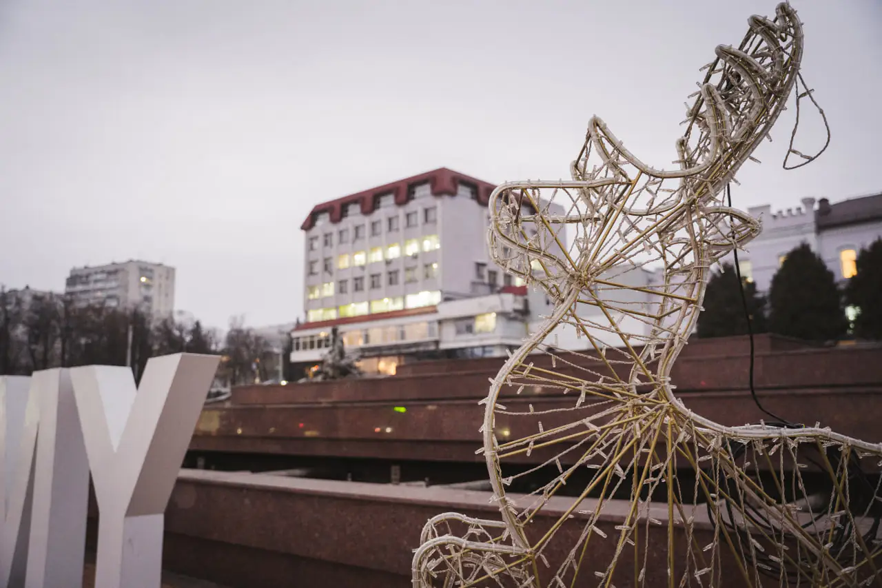 новорічні олені в Сумах