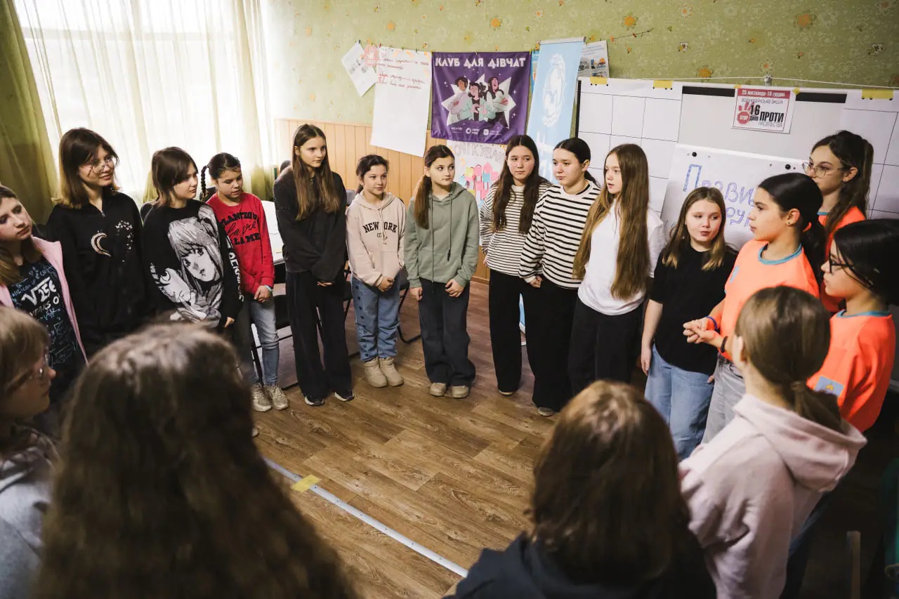 pidlitky na Sumshchyni Тінейджерки, які навчаються в ліцеї на Сумщині