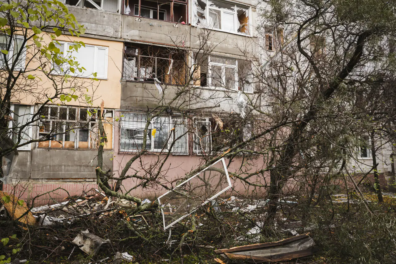 пошкодження після атаки російських шахедів в Сумах