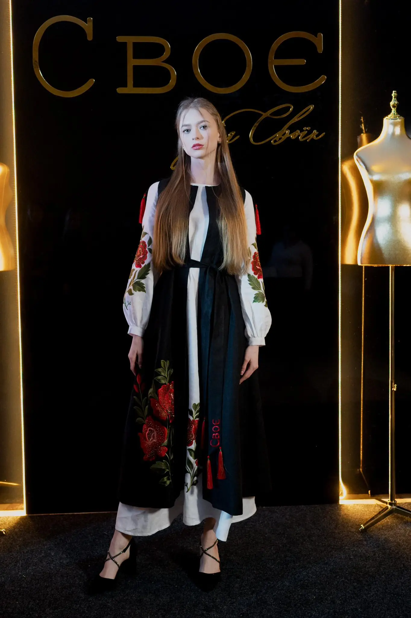 Своє бренд авторська вишивана сукня