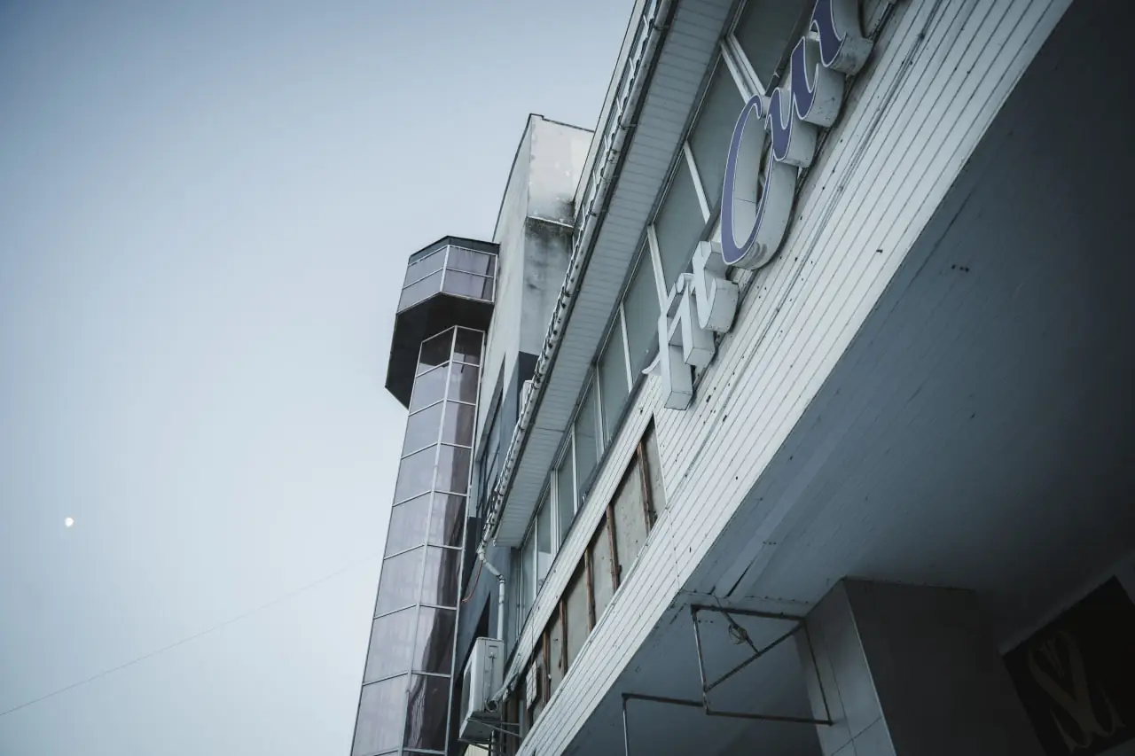 ліфт театрального