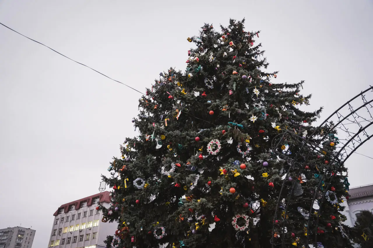 Новорічна ялинка у Сумах