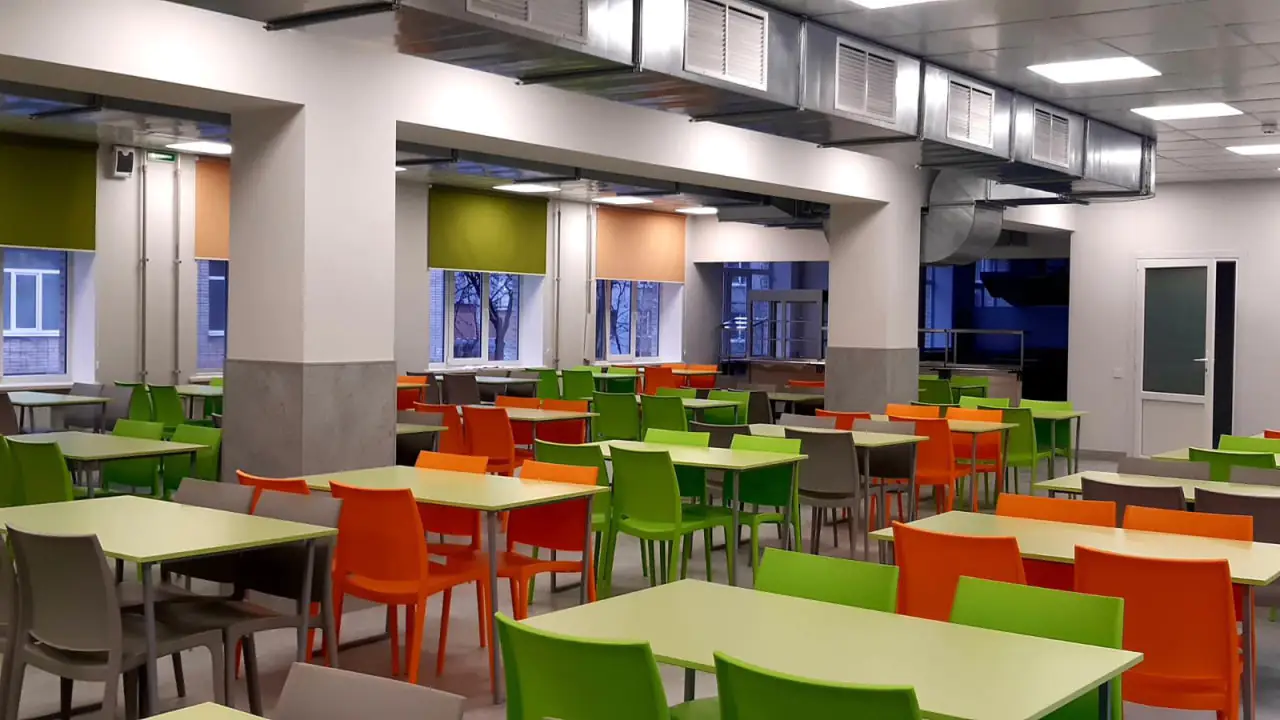 yidalna u sumach Оновлена їдальня в Сумах