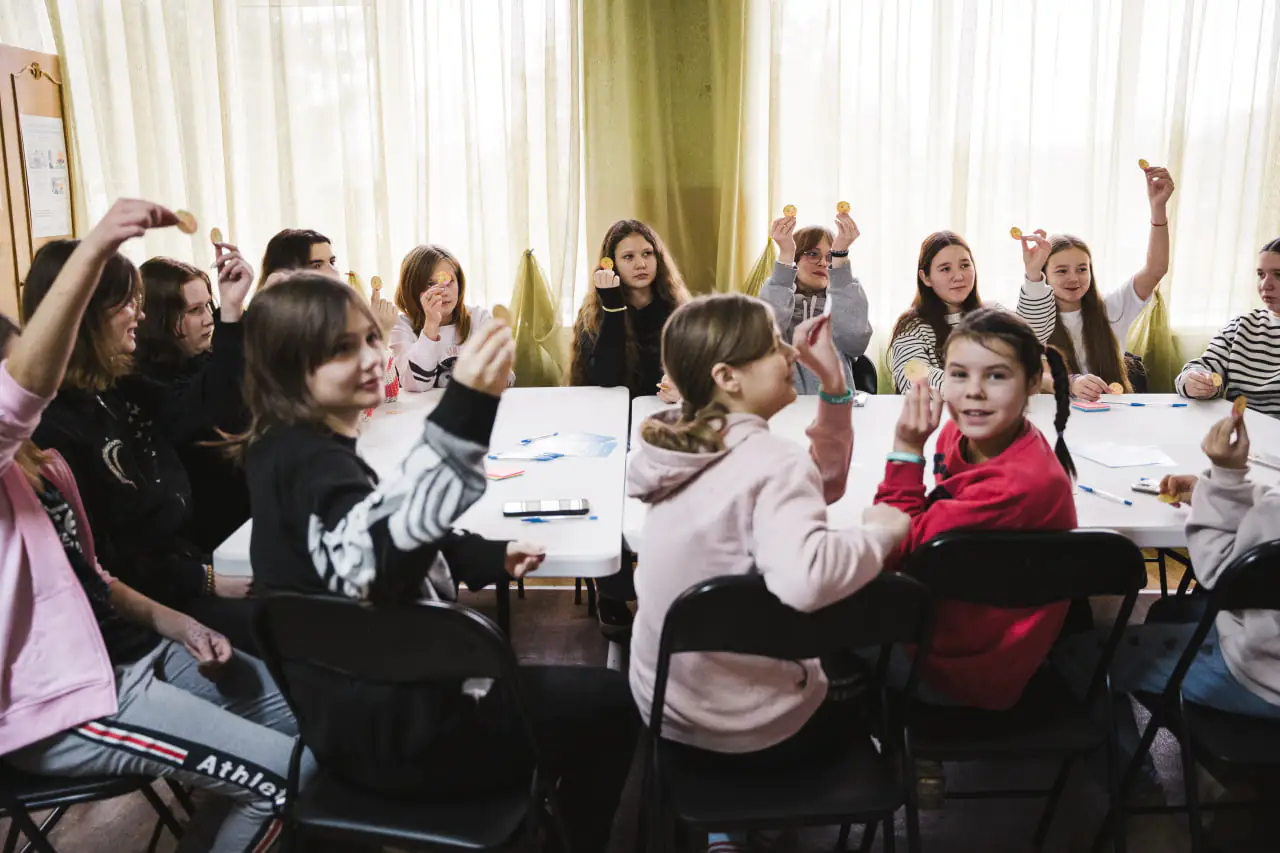 zniattia z liderstva dlia pidlitkiv Клуб для дівчат у селі Сад на Сумщині