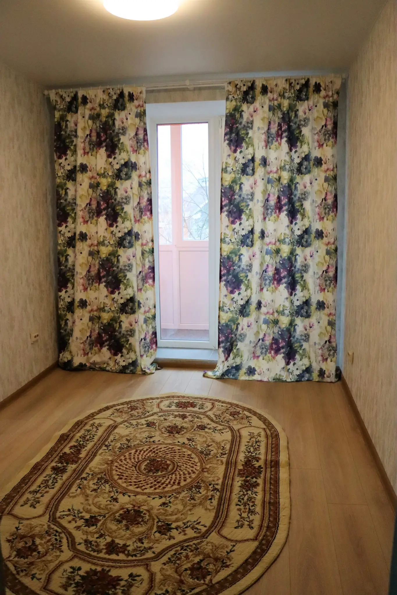 Кімната у будинку в Тростянці після відновлення 