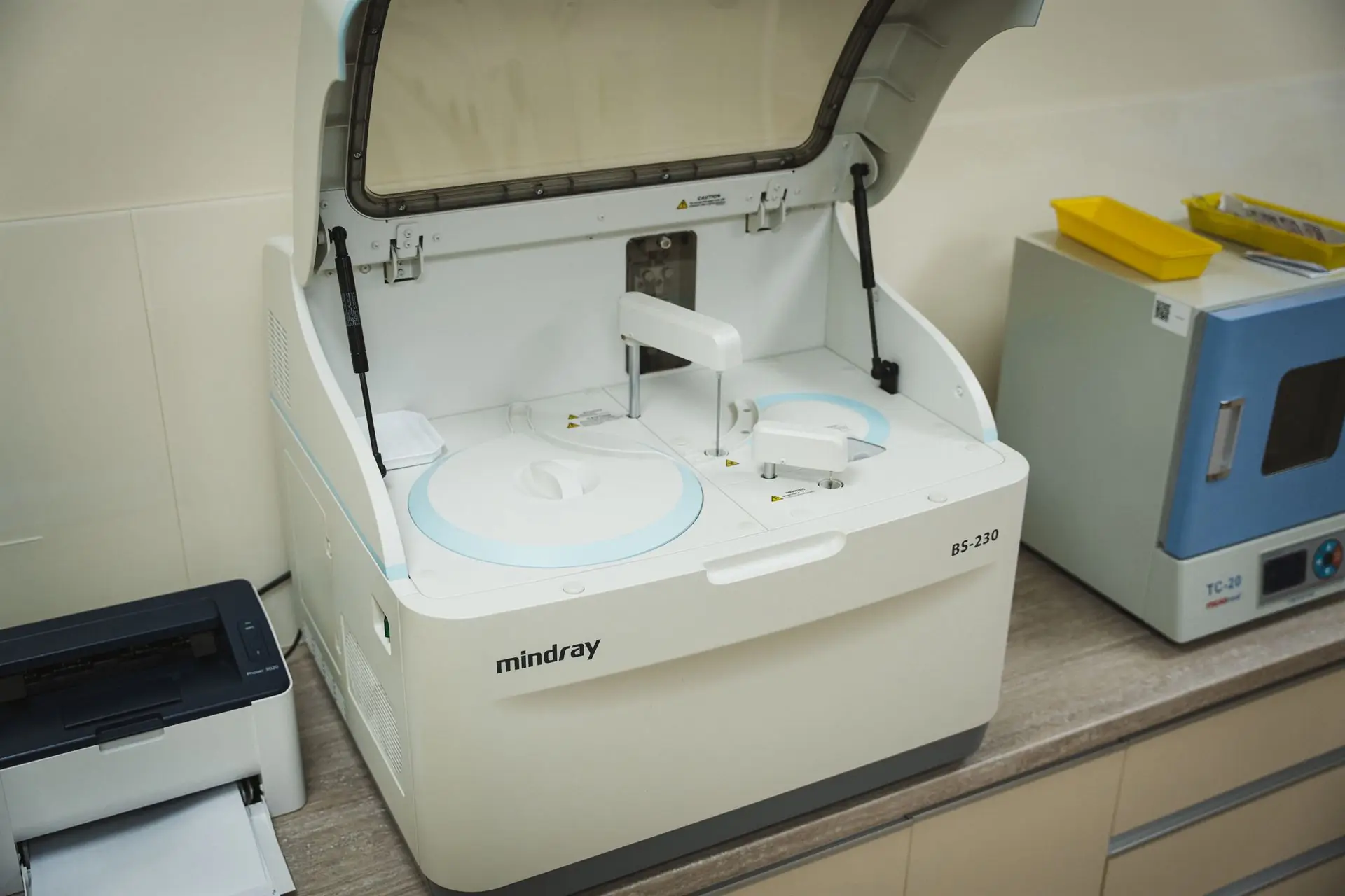 obladnannya v sumsʹkіy klіnіtsі yunіkam Обладнання в сумській клініці Юнікам