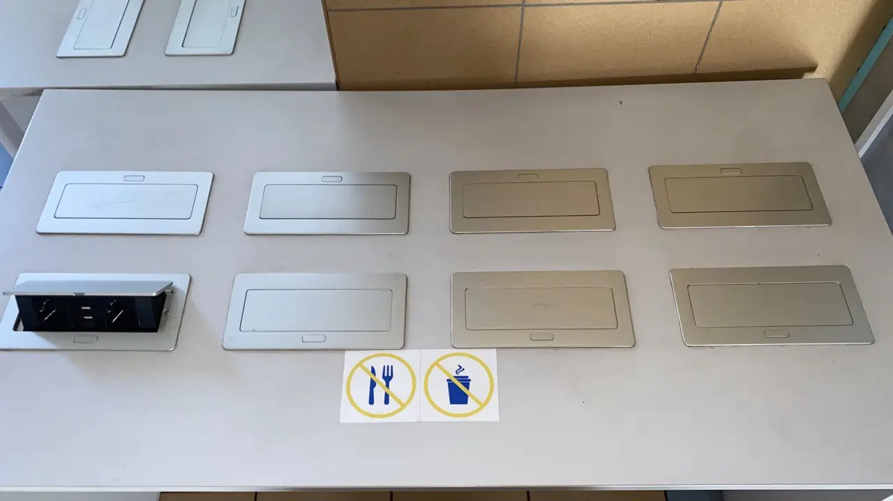 stolyky z zariadkoiiu