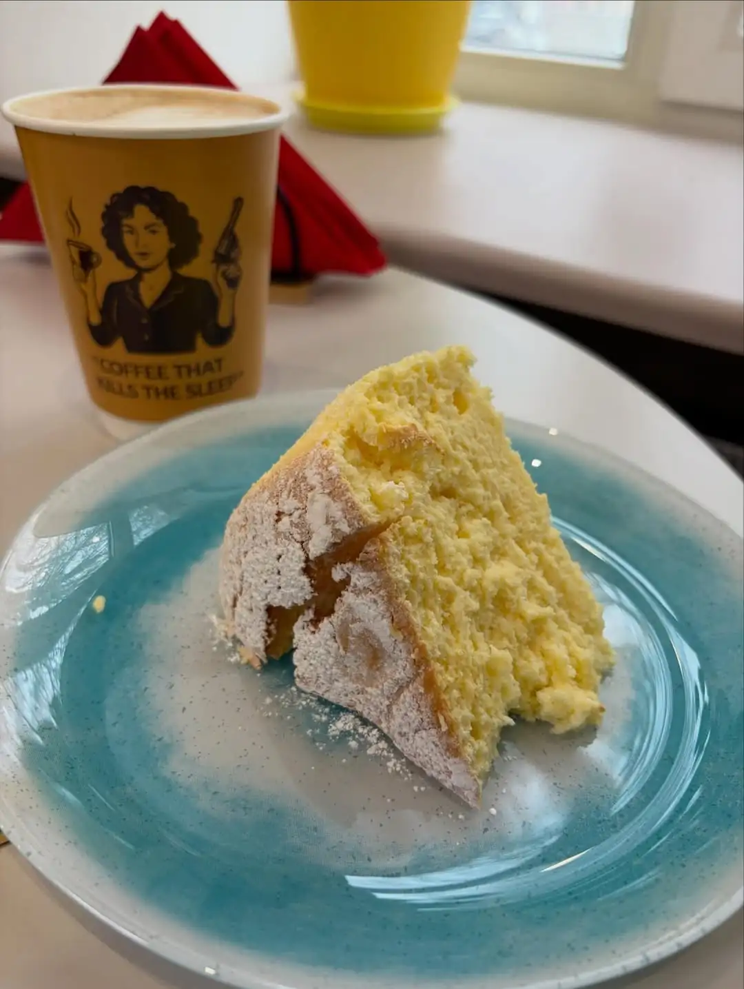 Торт у кав'ярні Ма Бейкер у Сумах