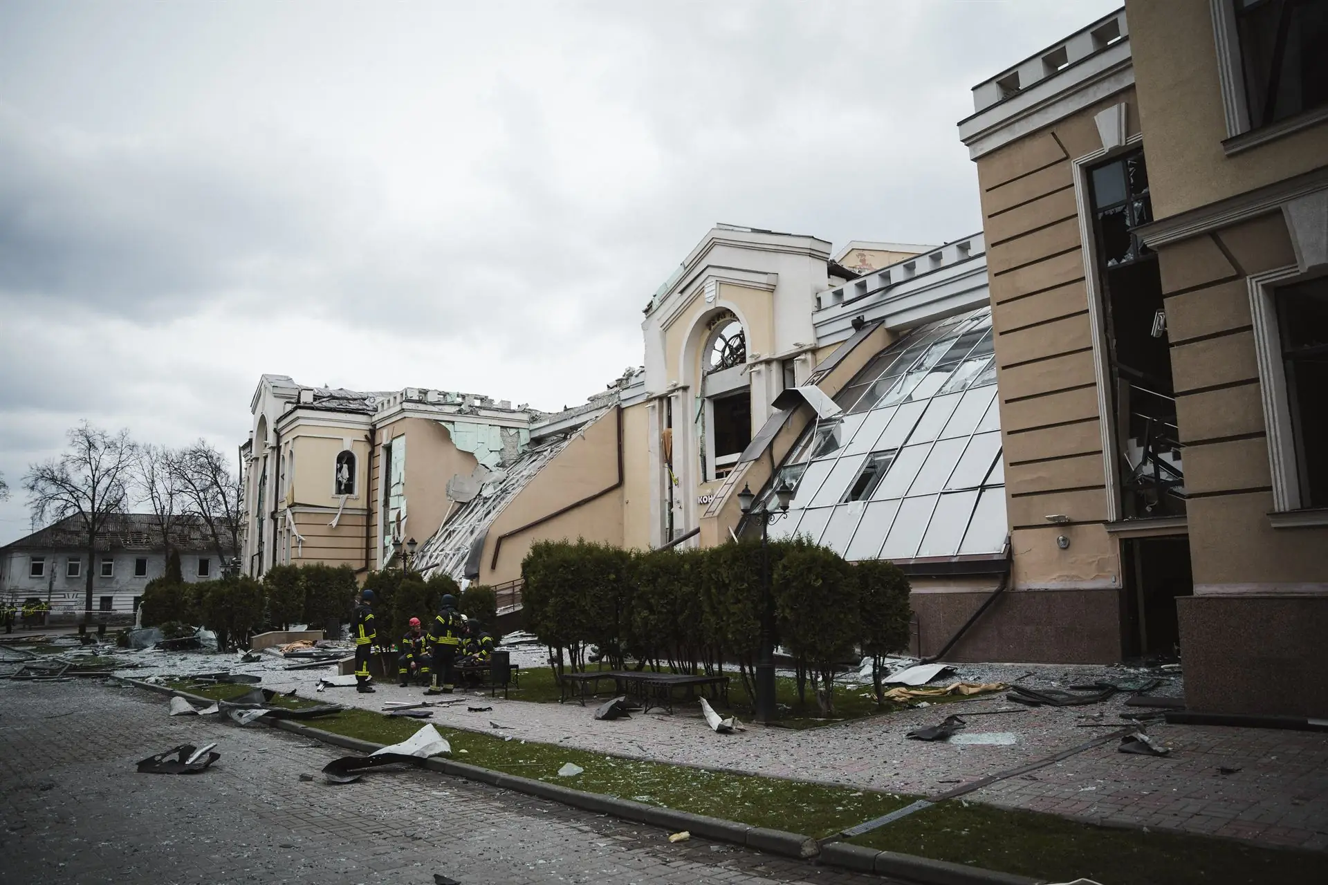 Зруйнований Конгрес-центр СумДУ 13 квітня