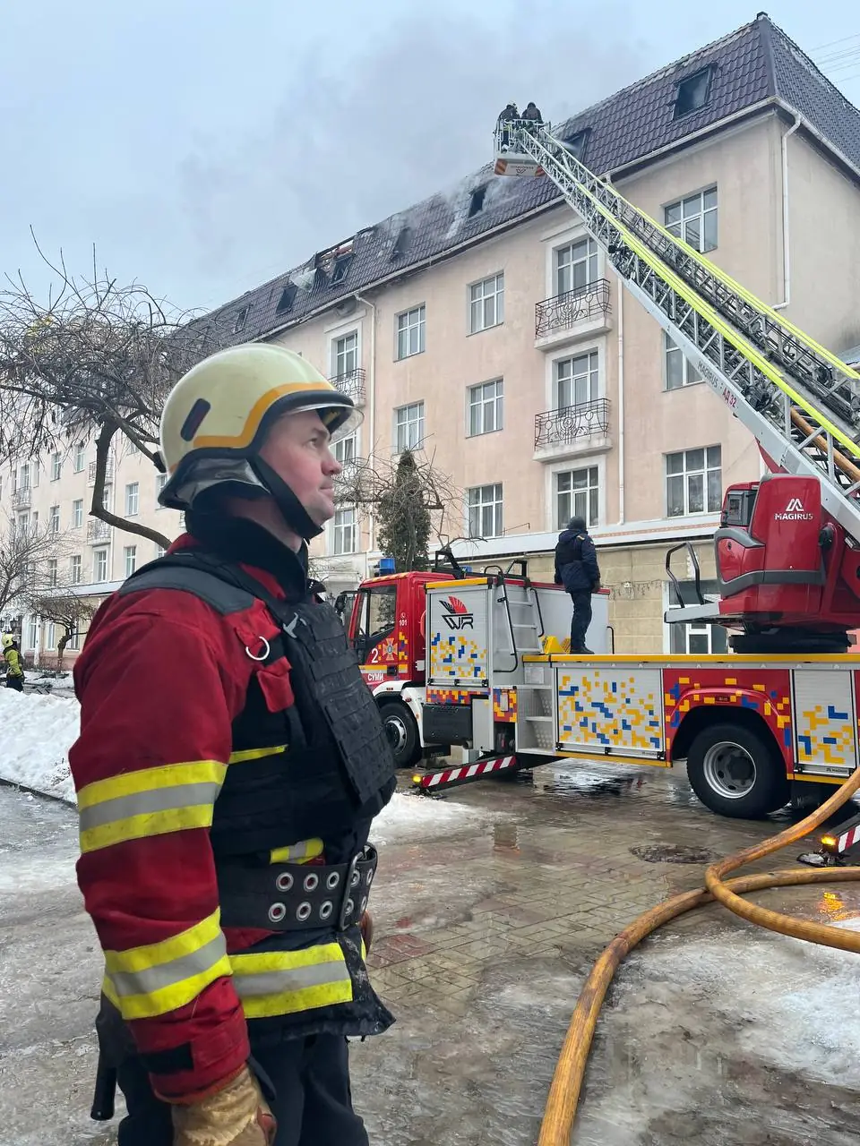 ryatuvalʹnyky hasyatʹ pozhezhu vnaslidok ataky ryatuvalʹnyky hasyatʹ pozhezhu vnaslidok ataky