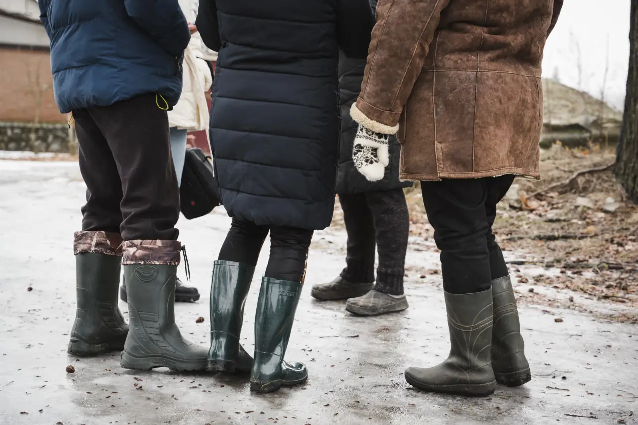 Мешканці Новоселиці зібралися на вулицях села