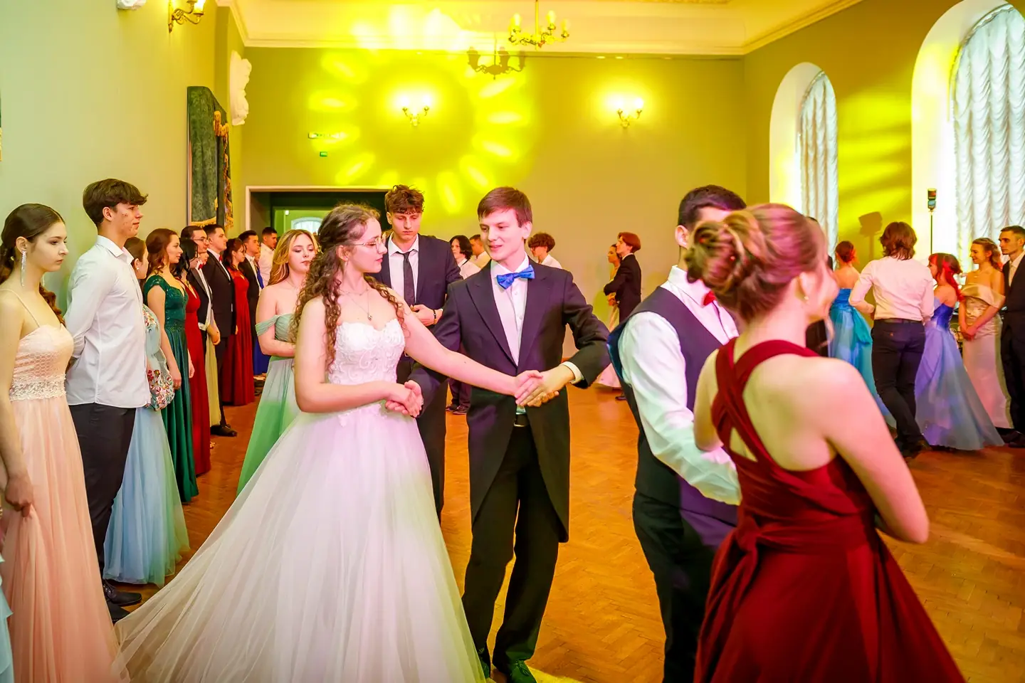 Танець молоді на балу СумДУ 2026