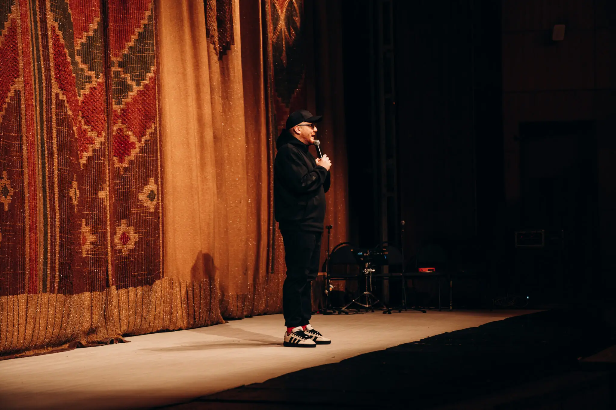 Перед виставою «Ніч перед Різдвом» Сумського національного театру імені Щепкіна на гастролях