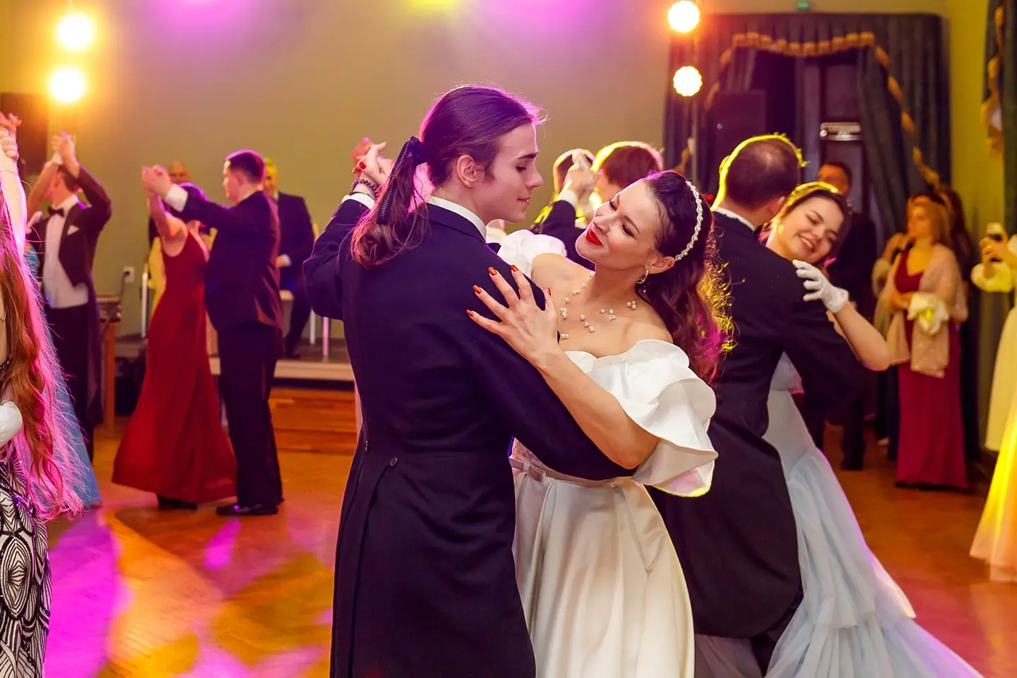 Вальс на балу СумДУ 2026