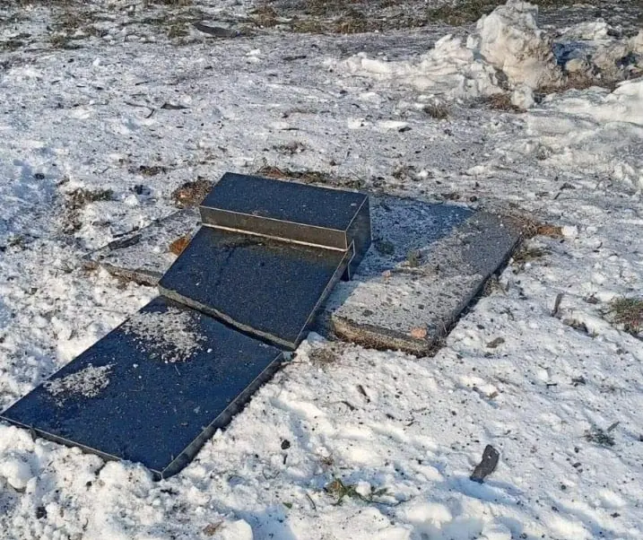 zruyynovanyyy memorial zhertvam holokоstu v bilopilli Зруйнований меморіал жертвам Голокосту в Білопіллі