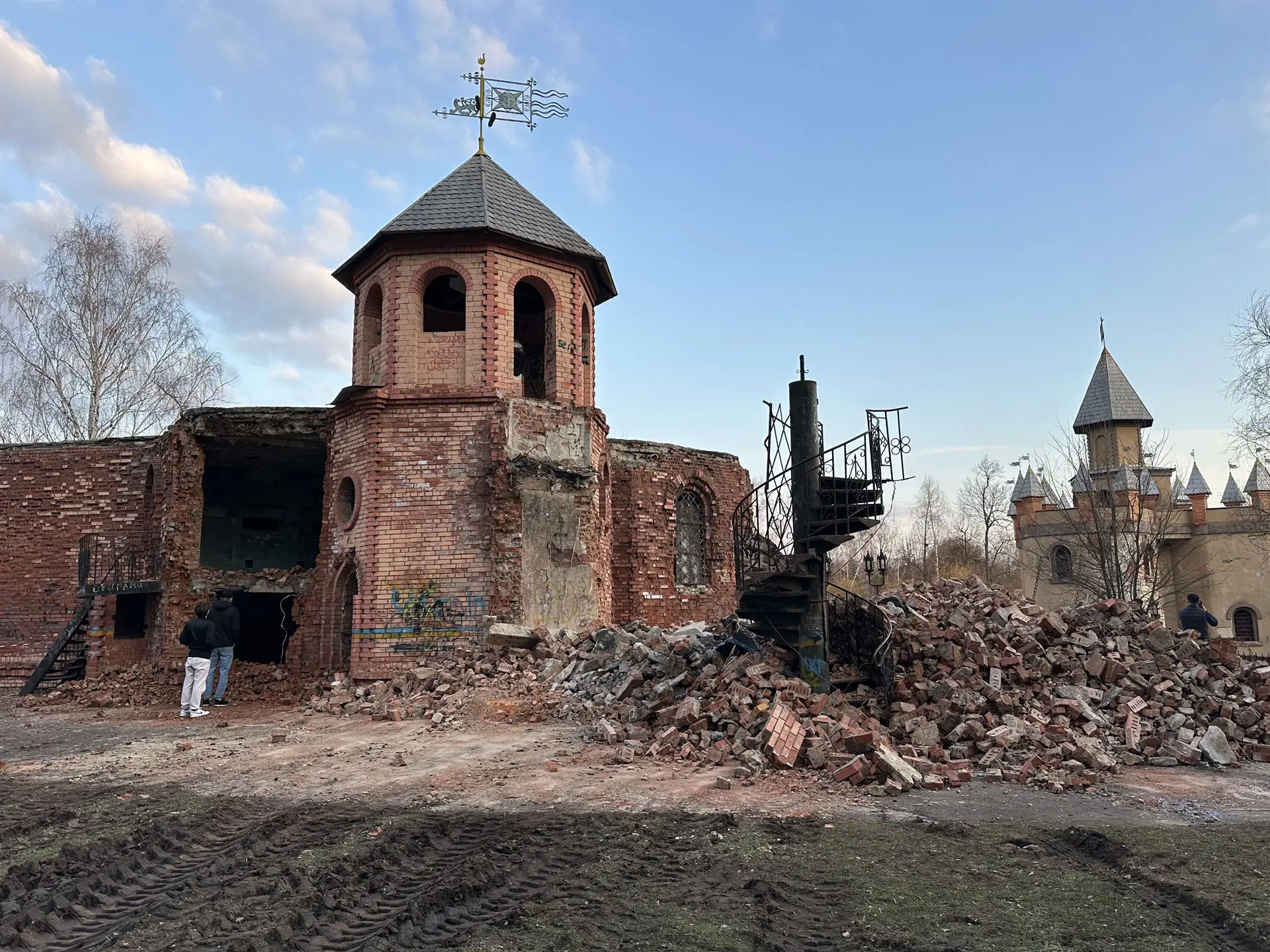 demontuvaly sporudu demontuvaly sporudu