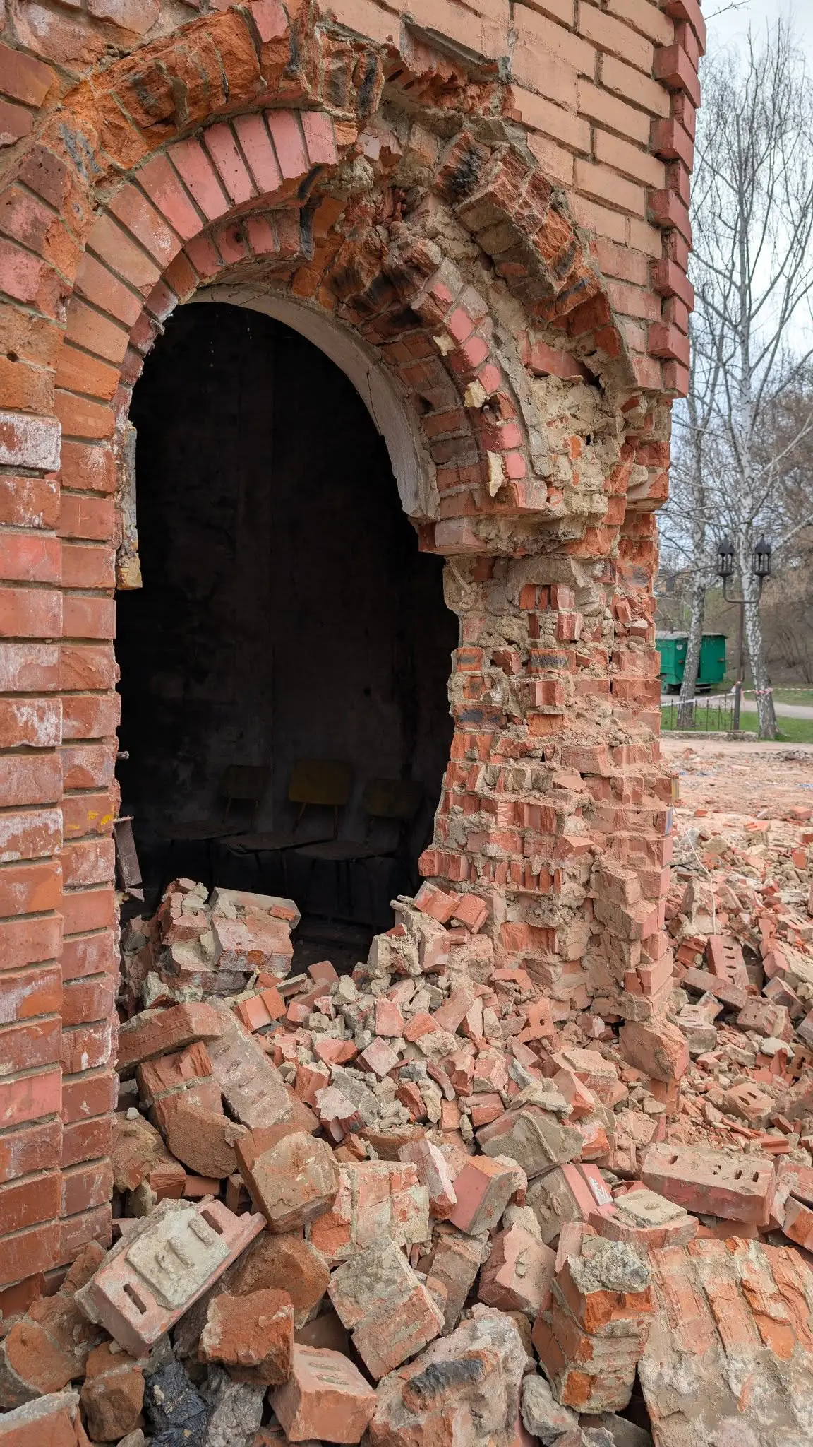 dirka v stini dirka v stini