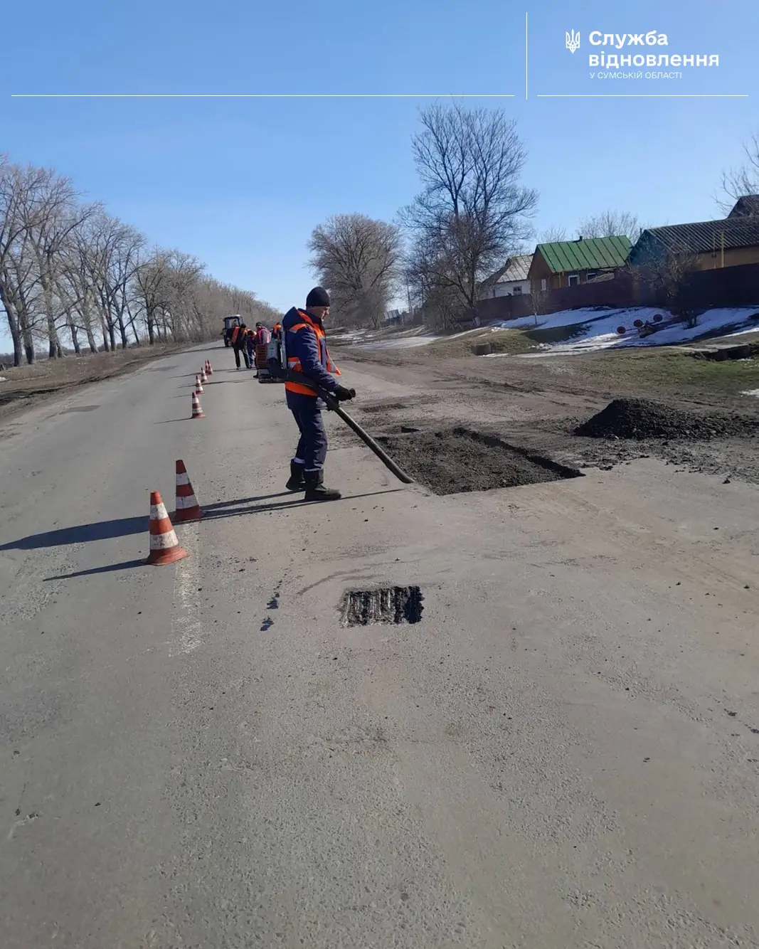 Дорожники ремонтують дороги на Сумщині