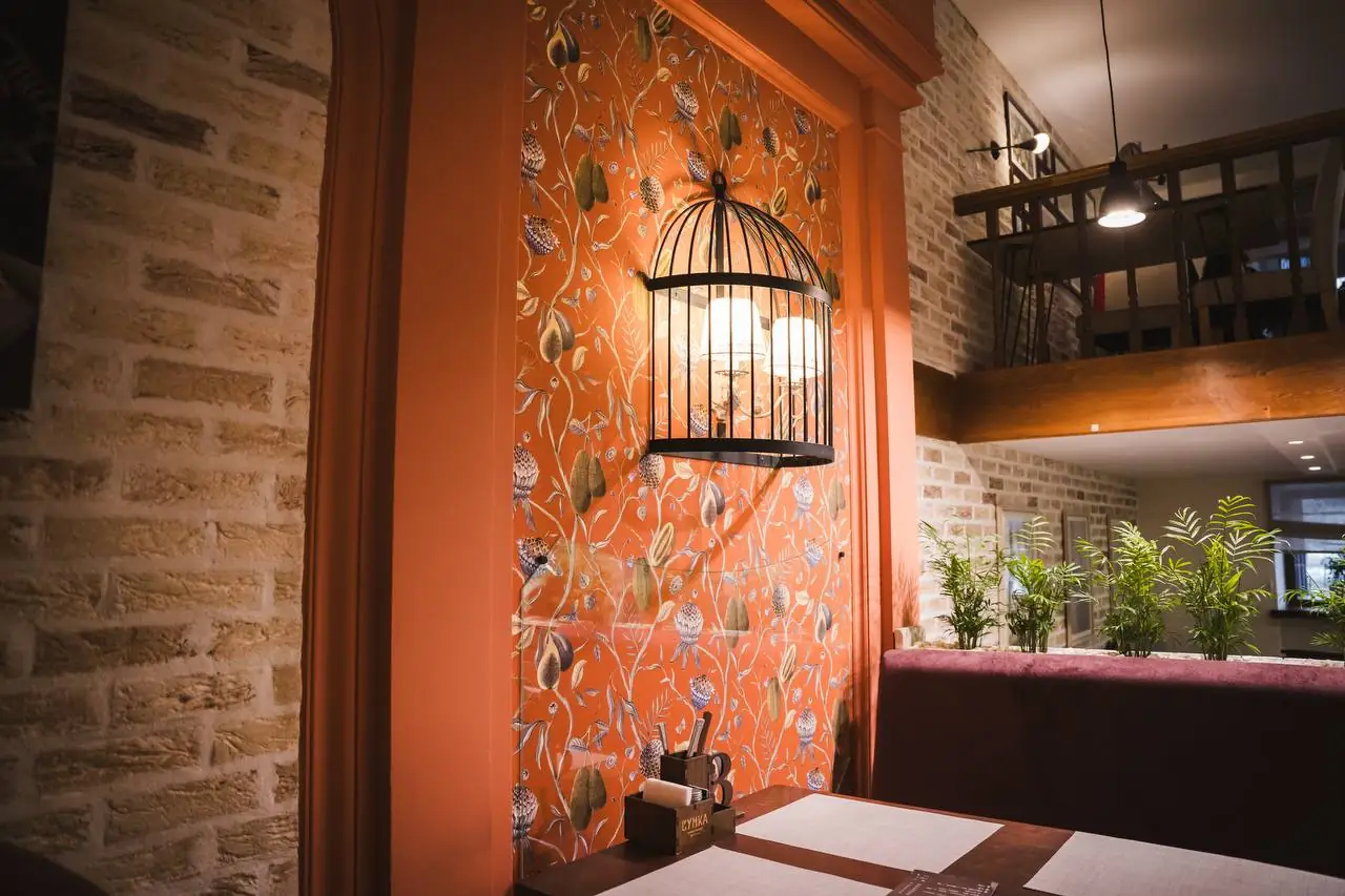 klitka sumka Приміщення місцевого ре торану