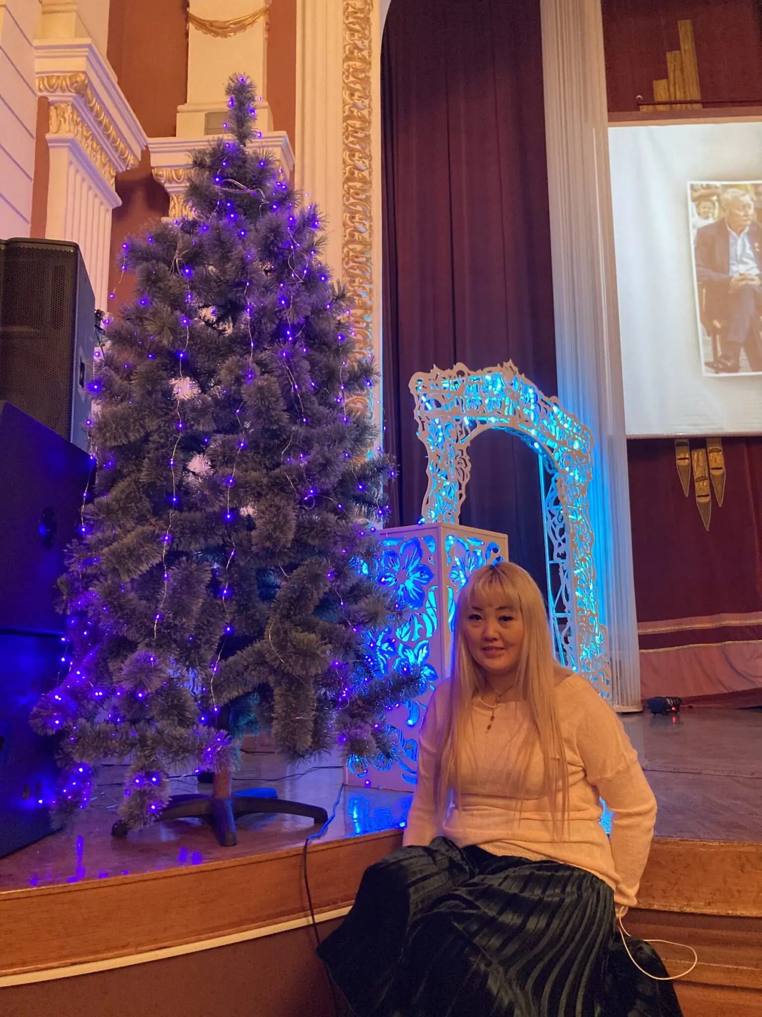 liza v filarmonii v sumah