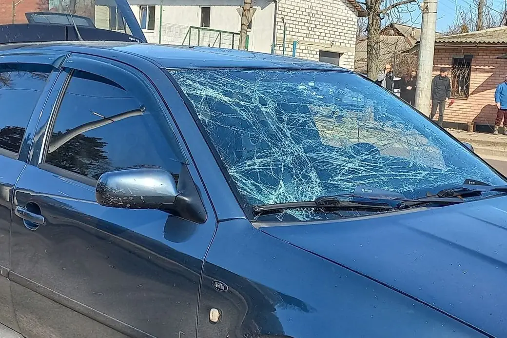 poshkodzhena avtivka v sumakh Пошкоджена автівка в Сумах 16 березня