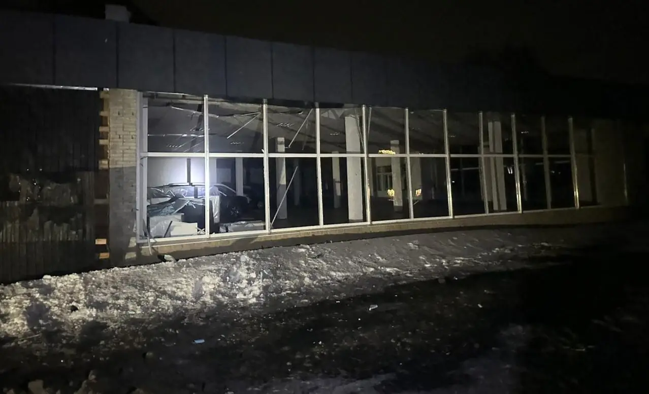 Пошкоджений автомагазин у Сумах