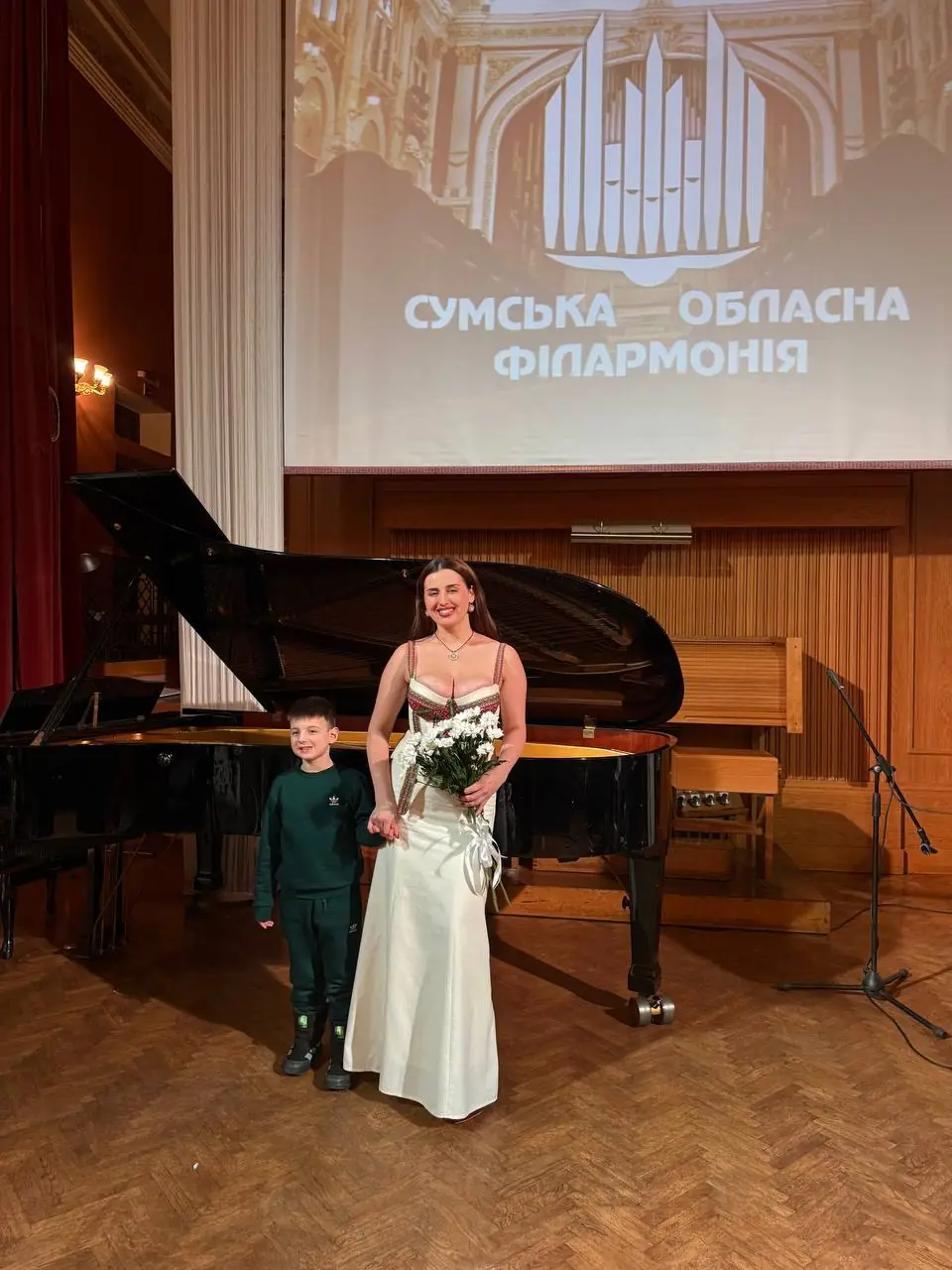 Сумська співачка Вікторія Морозова із сином 