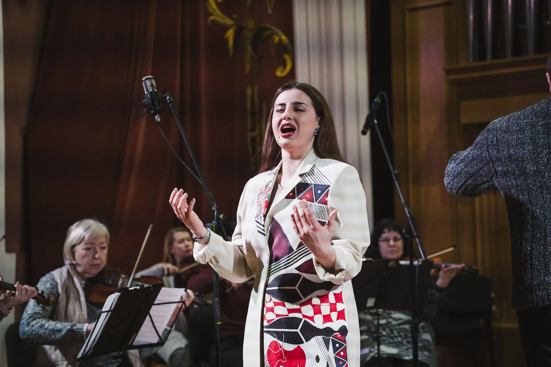 Вікторія Морозова виступає в Сумській філармонії