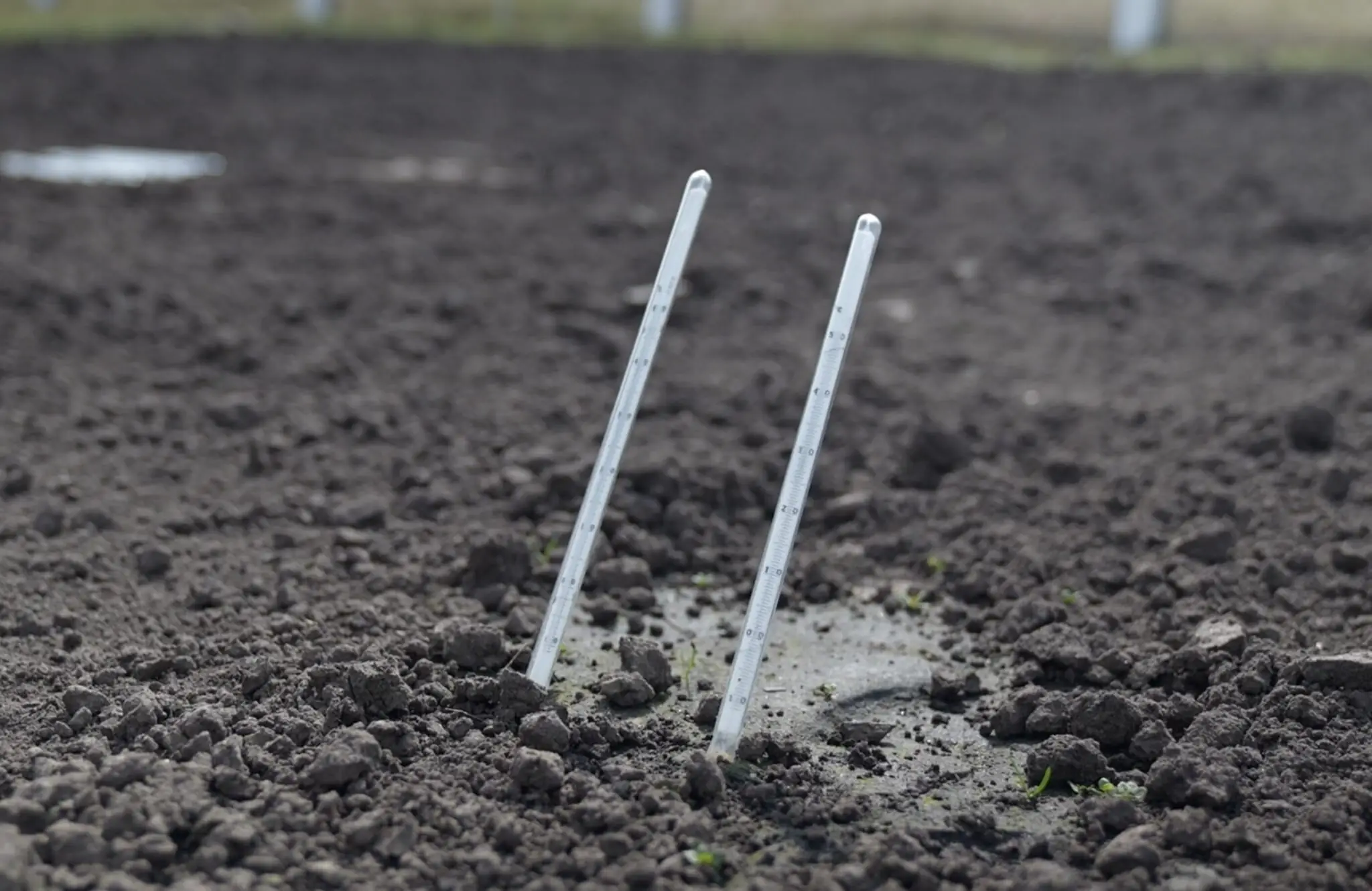 Лебединська гідрометстанція, вимірювання температури ґрунту