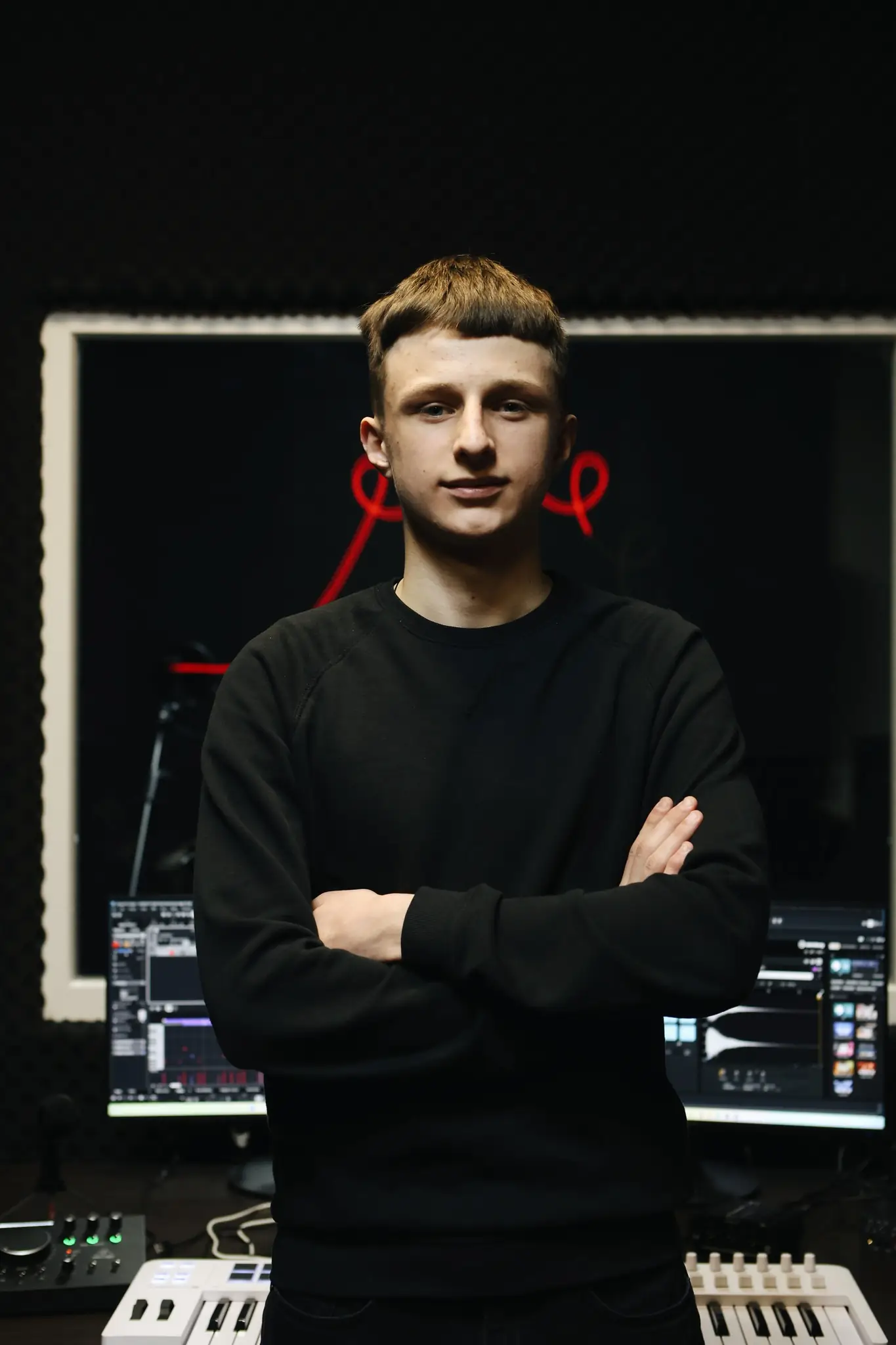 хлопець у студії звукозапису