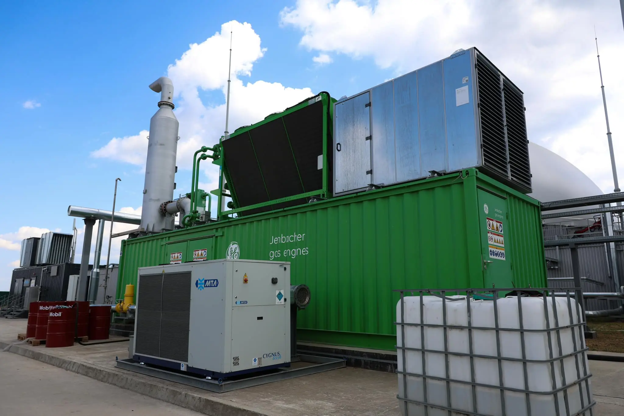 На Київщині працює когенераційна установка зеленого кольору.