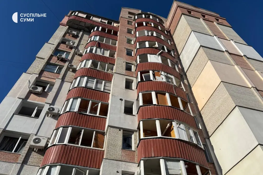 poshkodzhena bahatopoverkhivka vnaslidok ataky na sumy 21 kvitnya