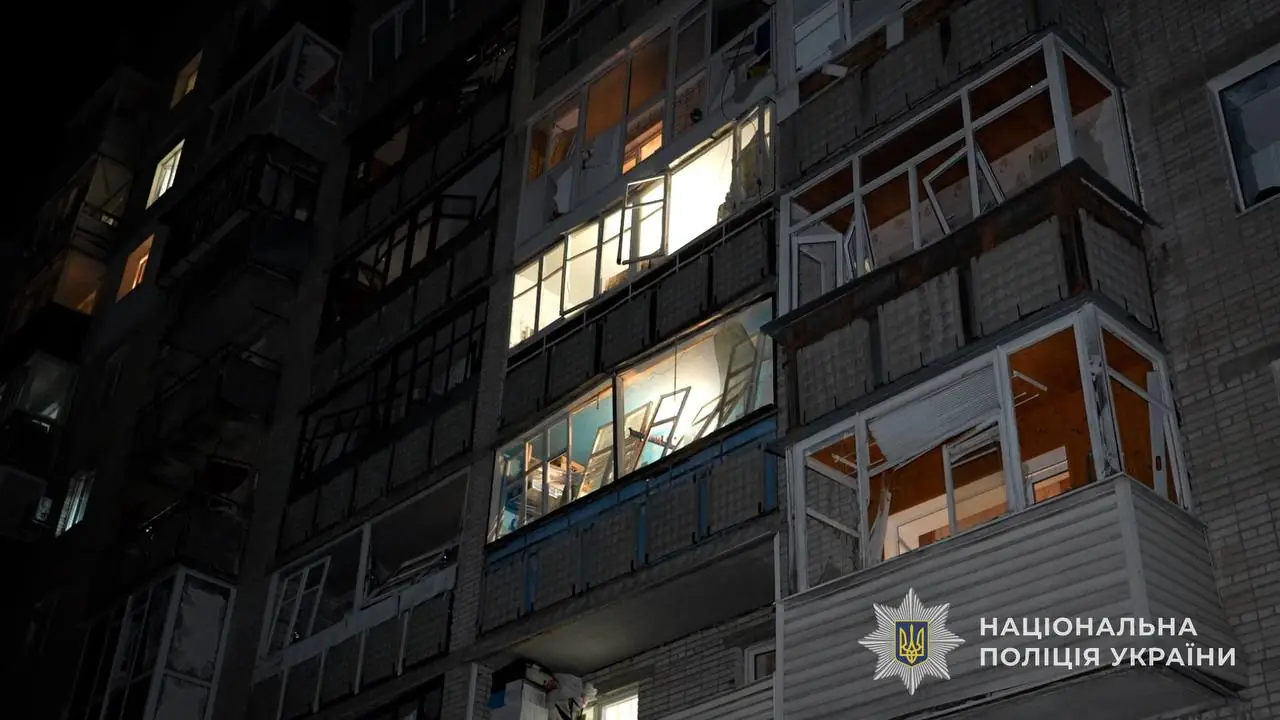 Пошкоджений будинок внаслідок атаки на Суми 21 квітня