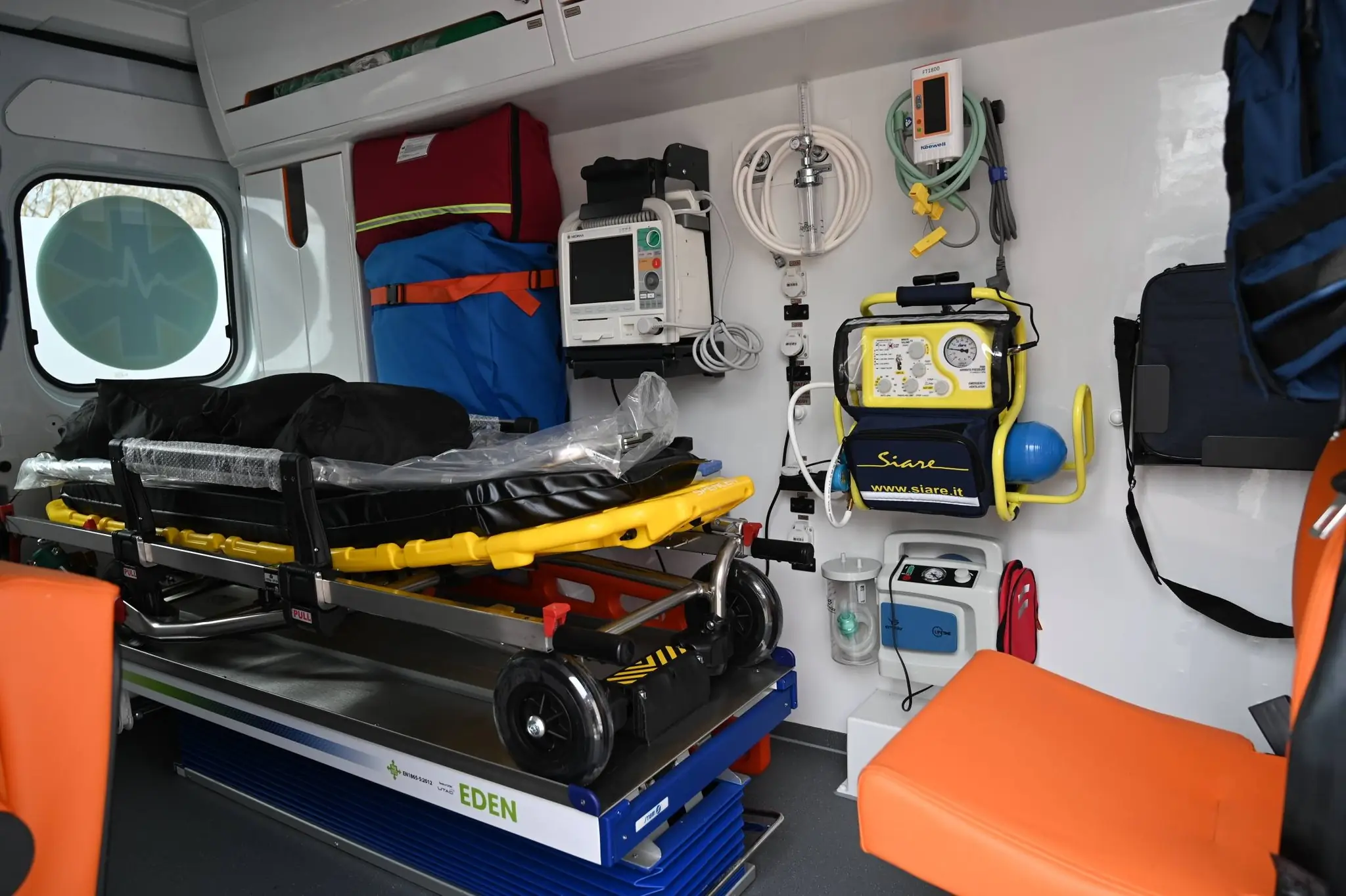 Новий автомобіль сумської екстренки всередині