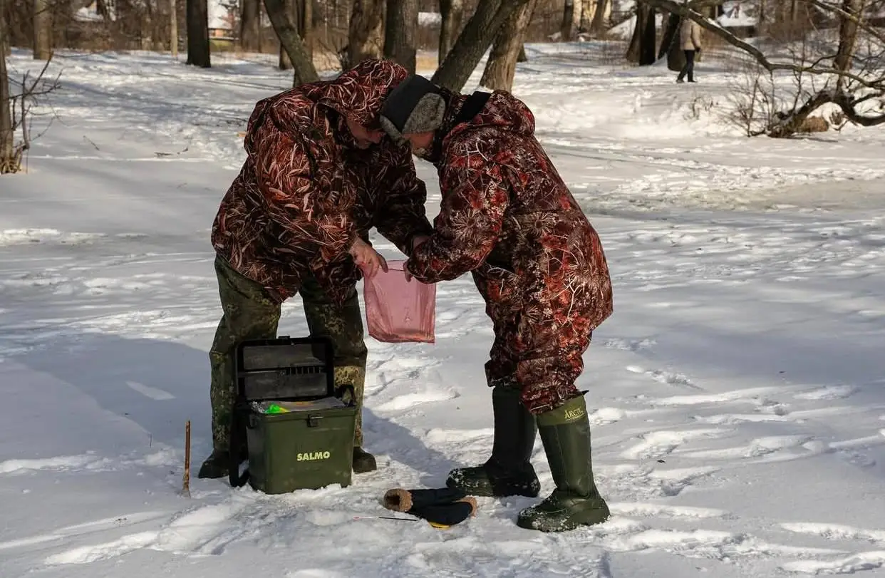 Рибалки на Пслі ділять здобич.