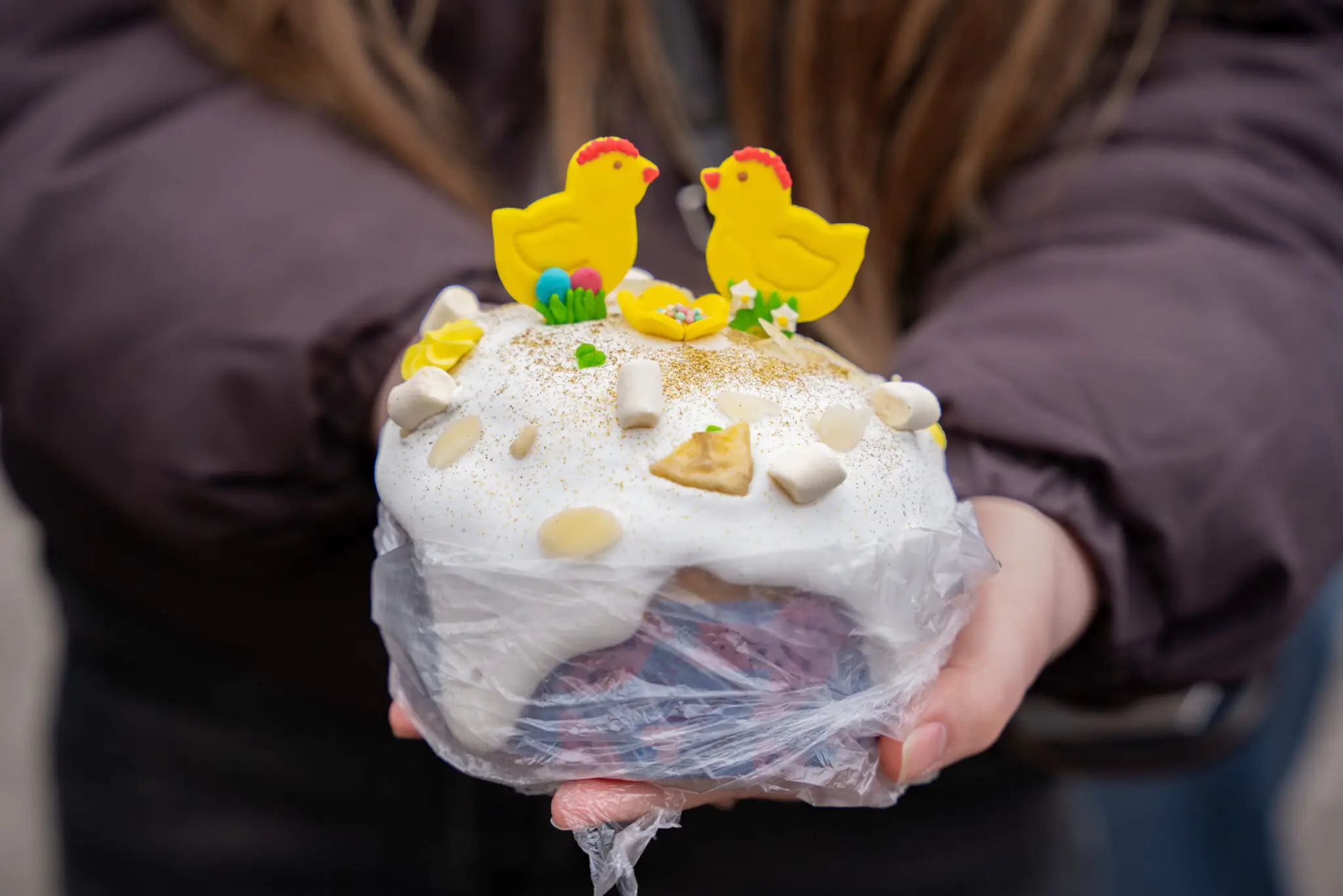 sumy-velykden-26-01 Школярки йдуть святити власноруч спечену паску