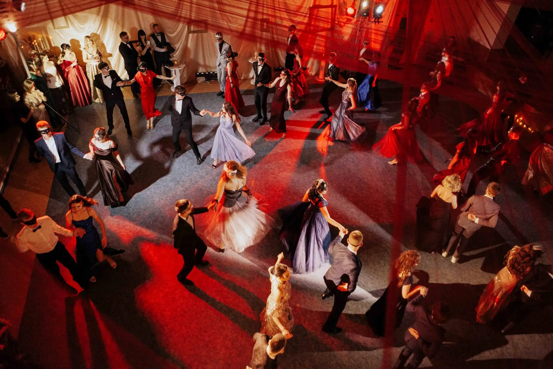 u snau provely venetsiansku nich У СНАУ провели бал венеціанської тематики