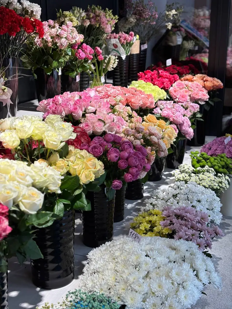 У Суми букет продають зрізані квіти