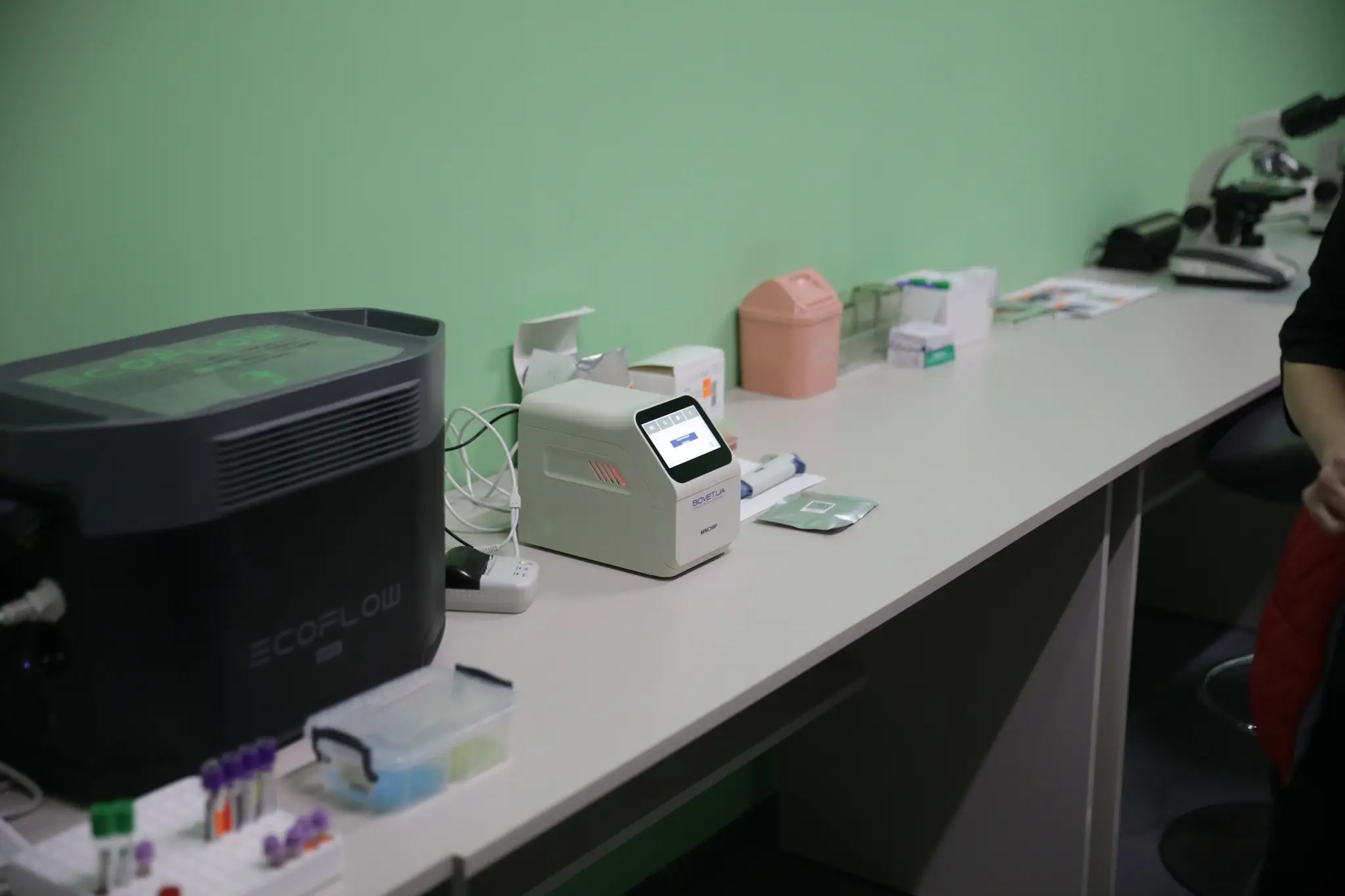 обладнання для ветеринарії в укритті СНАУ