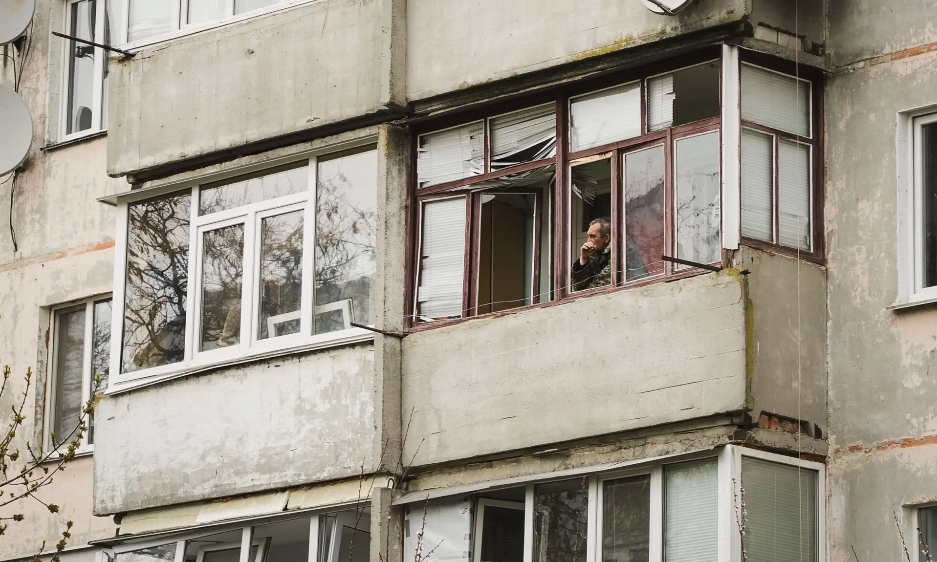 Вибиті вікна в будинку в Сумах