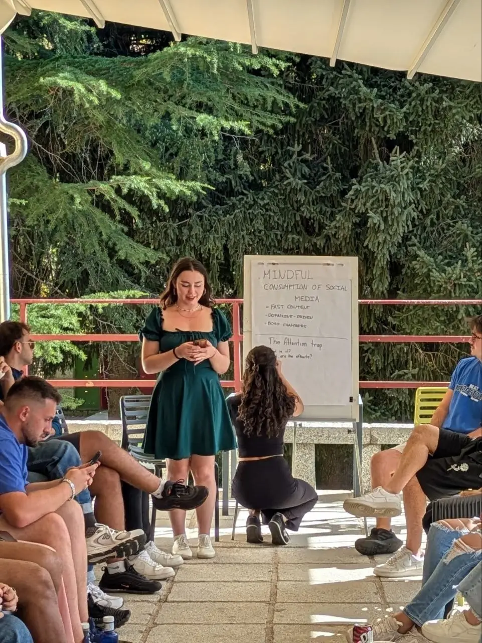 prezentatsiia sotsmerezhi erasmus 05