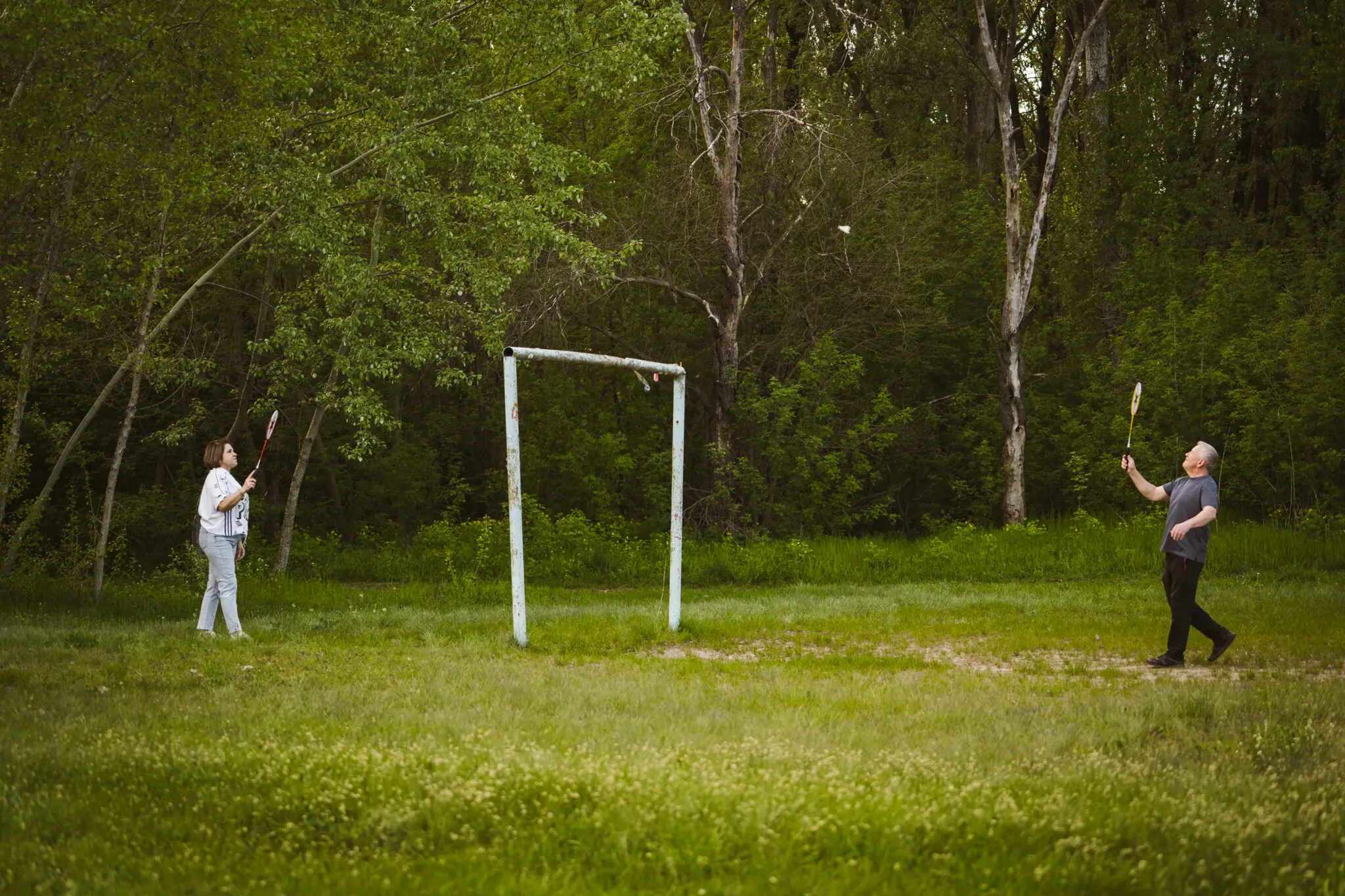 sumʹyany hrayutʹ u badminton
