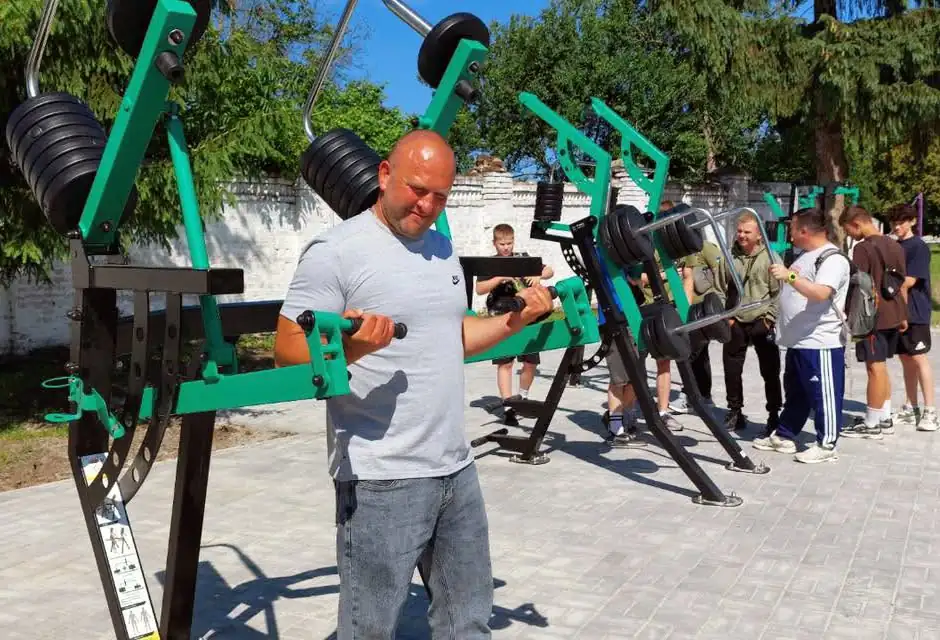 Спортивний майданчик у Кролевці