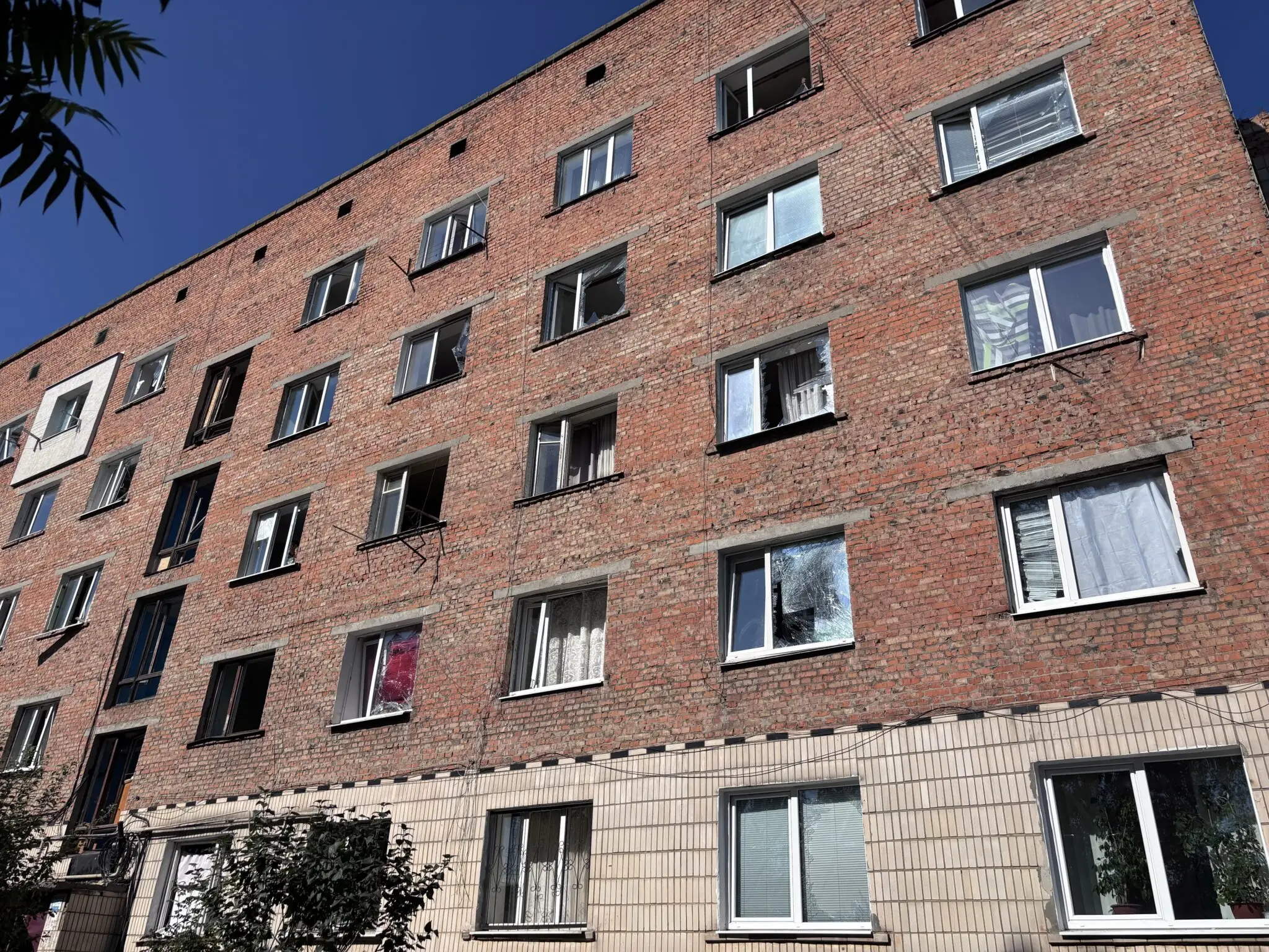 Наслідки атаки КАБів у Сумах 