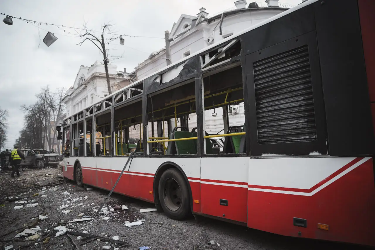 sumy avtobus obstril