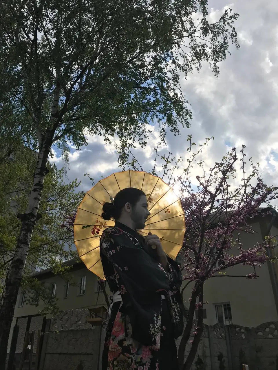 taykomotchi sakura parasolka 7 Фотосесія на вулицях міста в образі тайкомоті