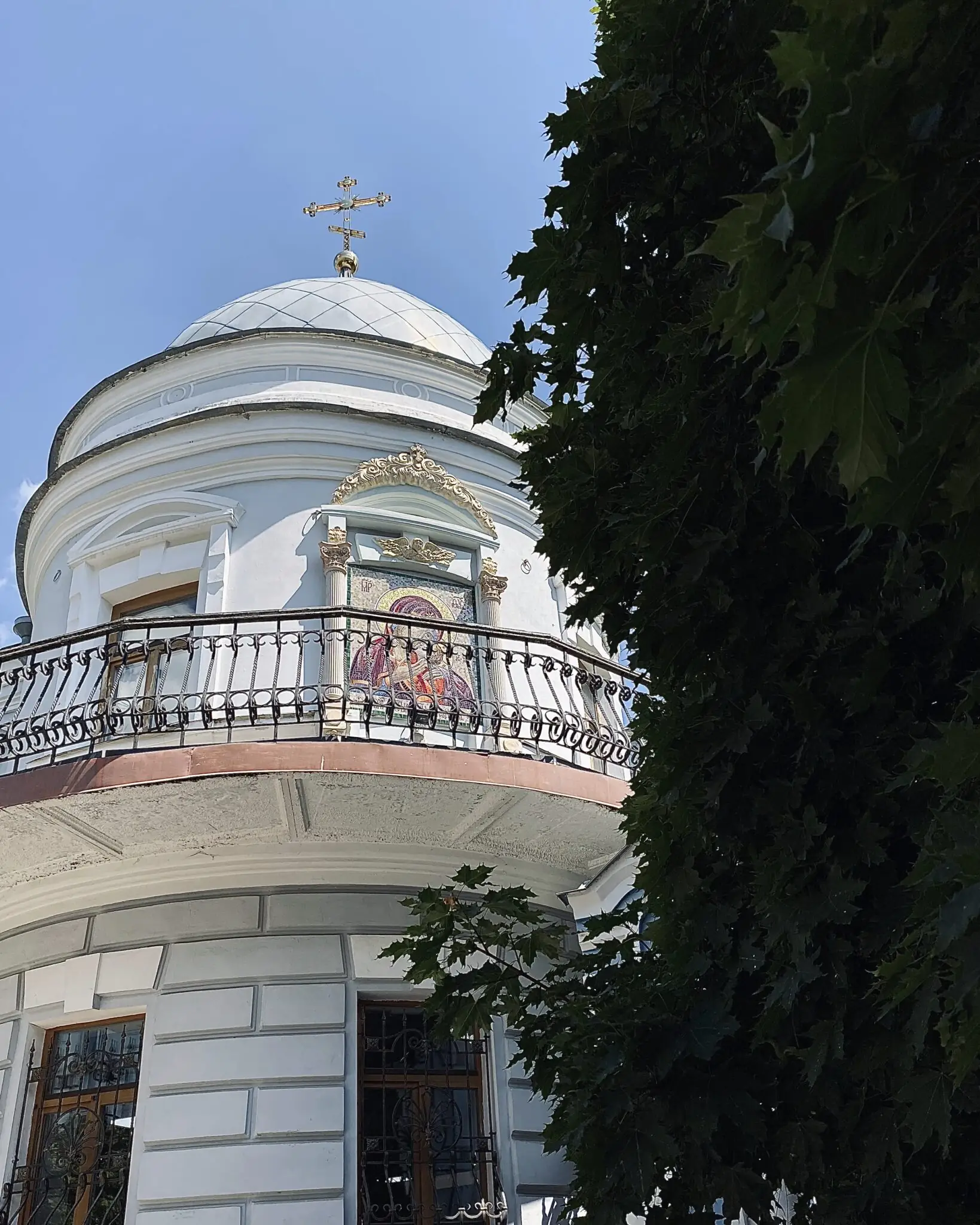 Фасад Спасо-Преображенського собору в Сумах